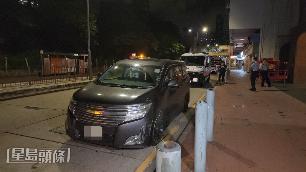 現場有一輛黑色七人車,不排除屬於男事主。 現場有一輛黑色七人車,不排除屬於男事主。