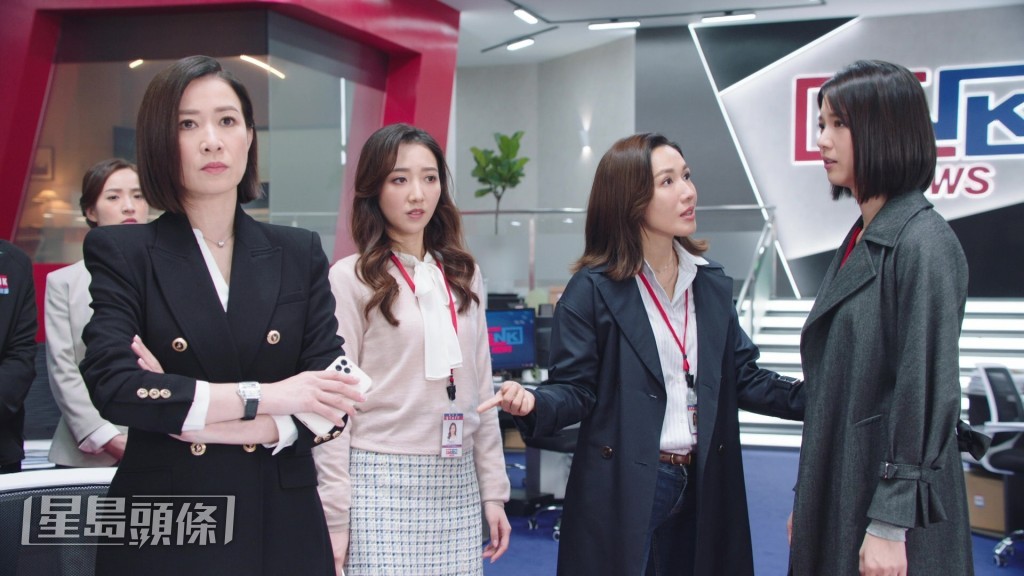 Regina在《新聞女王》中表現出色,令人氣急升。 Regina在《新聞女王》中表現出色,令人氣急升。