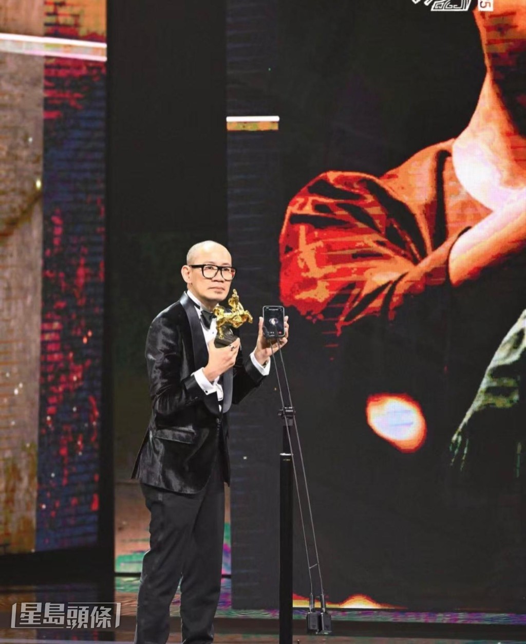 影片導演張吉安代領。