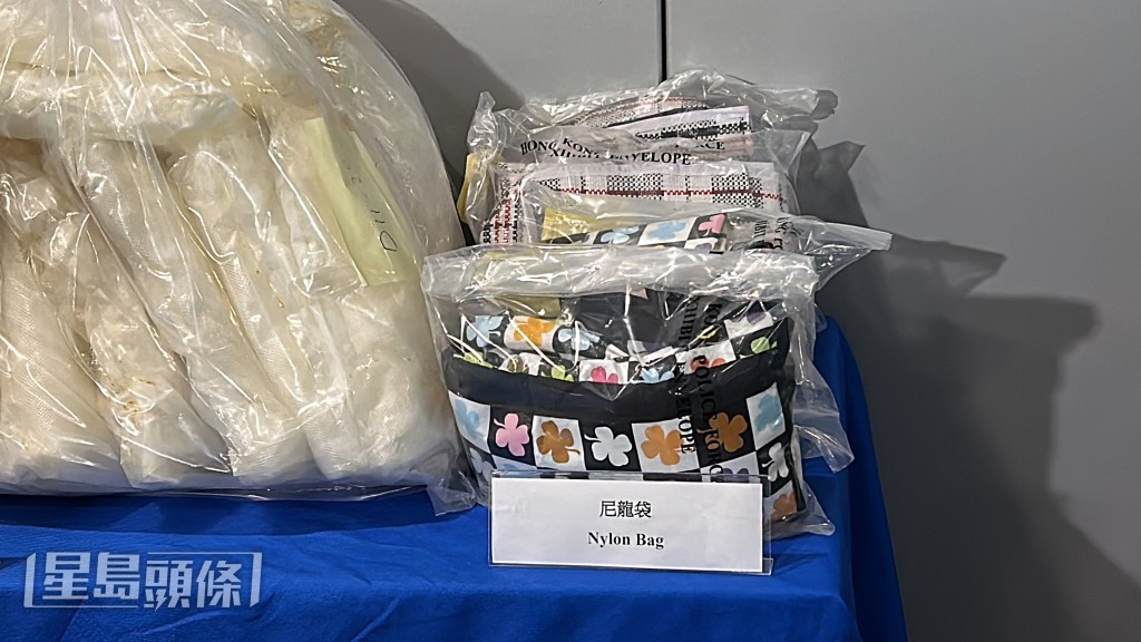 警方搜獲的懷疑冰毒。林思明攝
