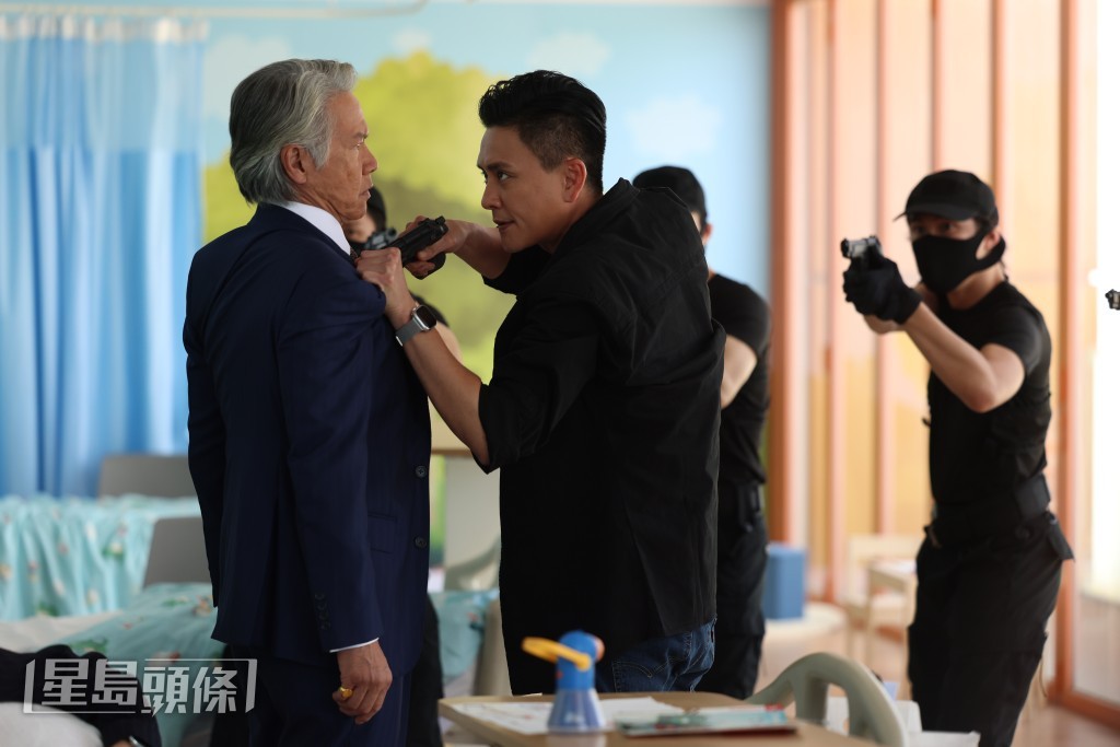 Bosco在劇中飾演重案組高級督察。