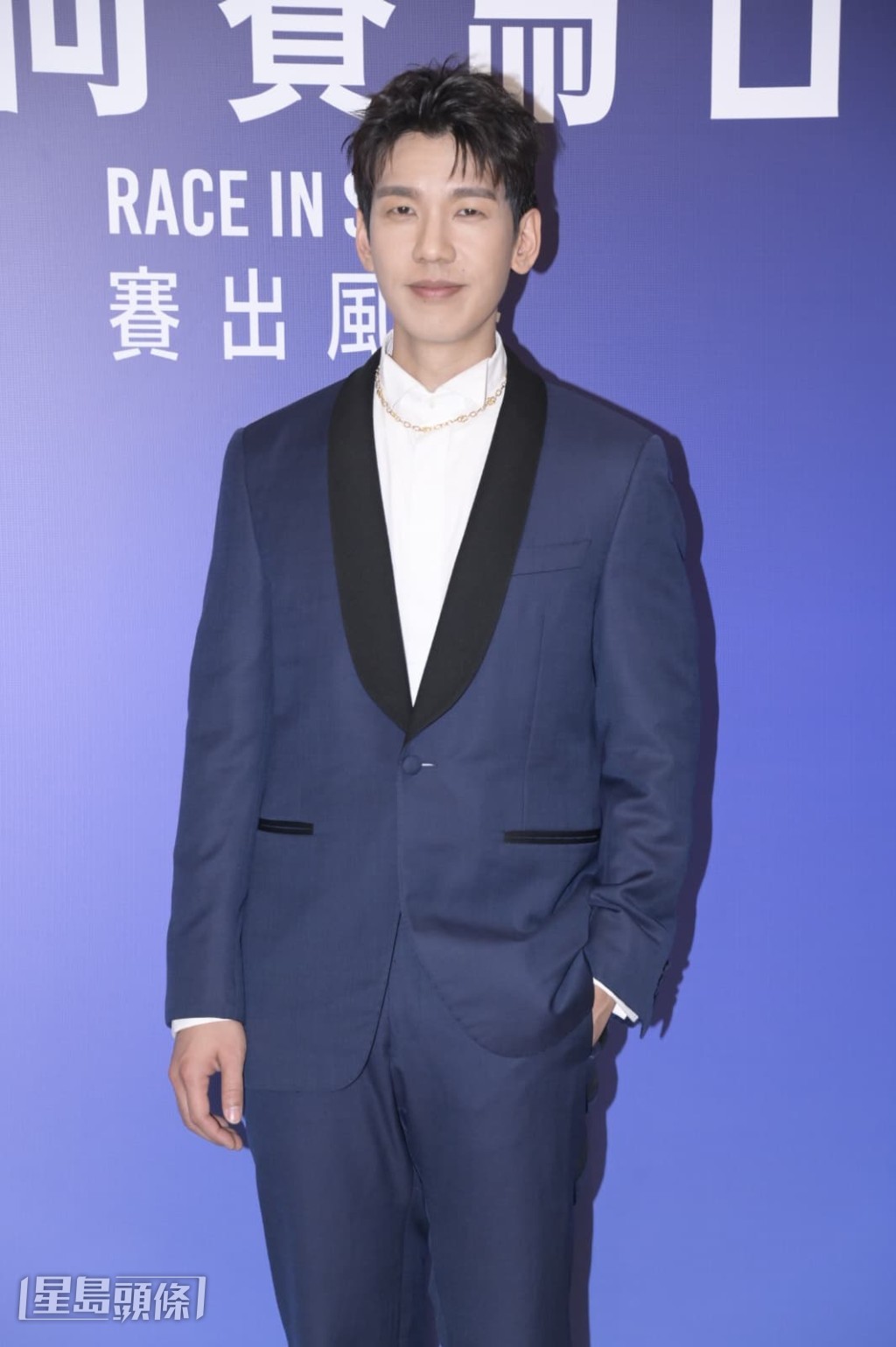 林奕匡剛推出新碟，他指最近忙於到唱片店視察。