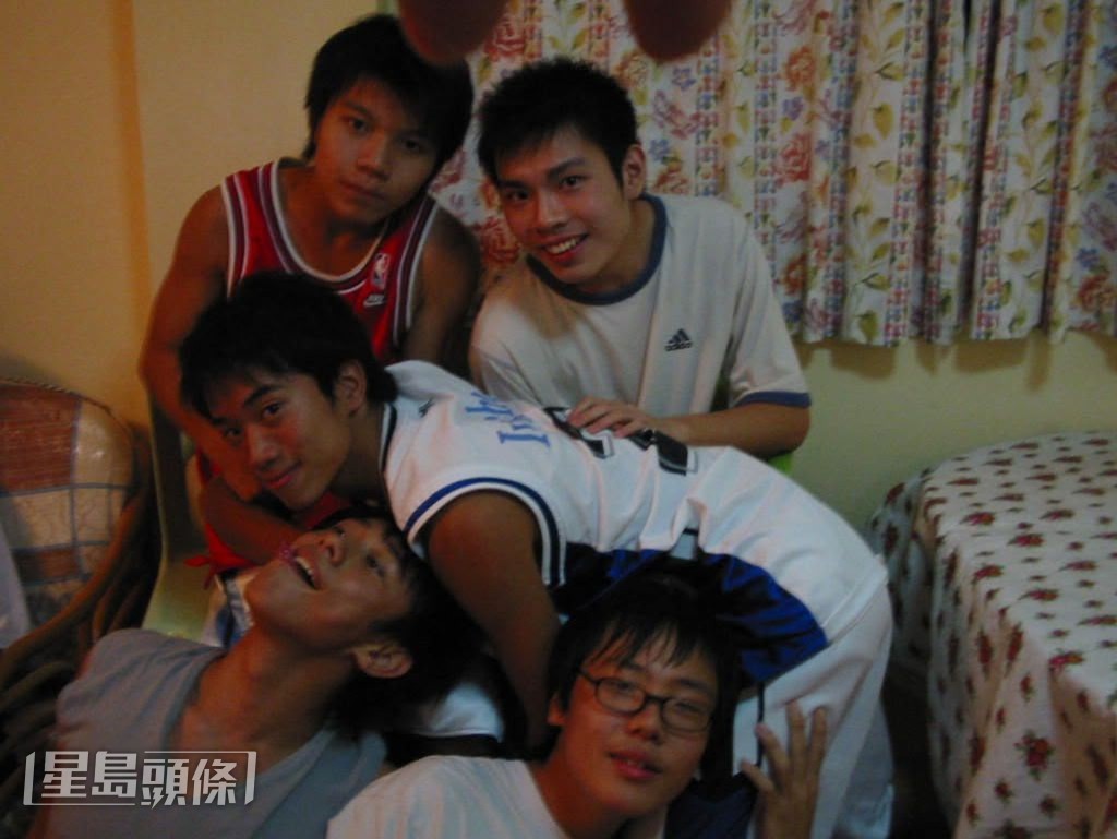CK(右上)、Eddie(中)、Jack(右下)相識在少年,年輕時CK和Eddie更曾「同居」。 CK(右上)、Eddie(中)、Jack(右下)相識在少年,年輕時CK和Eddie更曾「同居」。