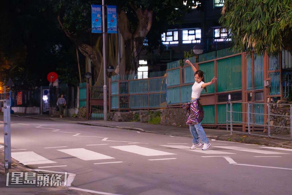 他問Miki幾耐冇排舞？她說：「真係唔係講笑，真係好驚，雖然最近我有跳舞，只係for fun。」