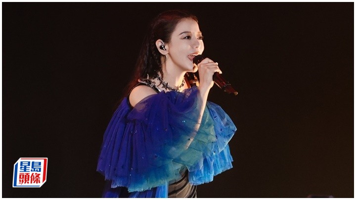 丁当日前于上海举行《夜游 A Night Tour》演唱会。