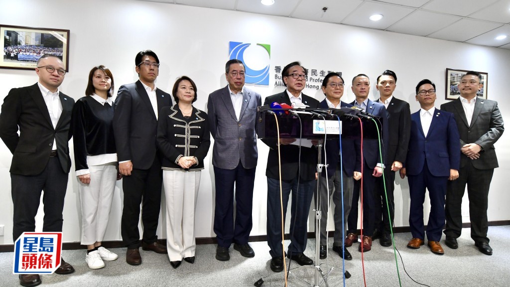 立法會選舉︱地區選舉全軍覆沒 盧偉國視之為「練兵」：改善地區服務網絡