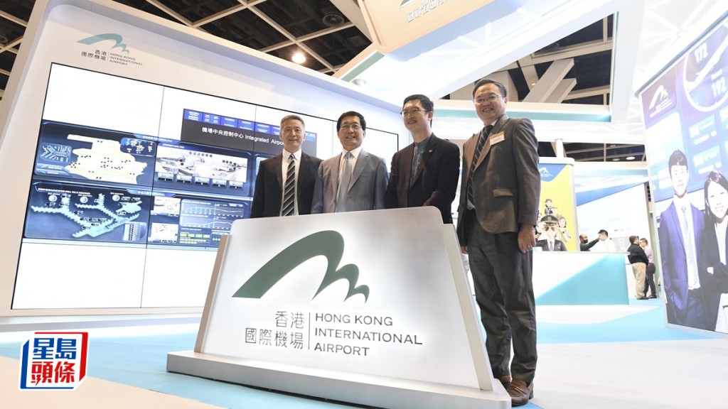 機場職業博覽會展舉行 45間公司提供逾7500職缺。何君健攝