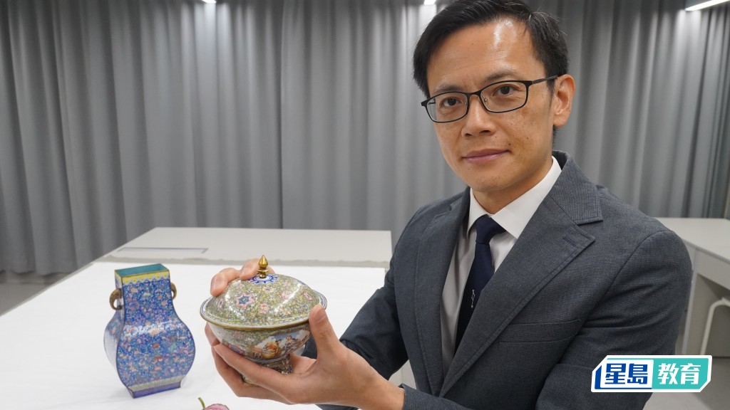 中文大學文物館將「出海」英國，在劍橋大學博物館舉辦「琺瑯革命：中國與世界」展覽，姚進莊形容合作是「一拍即合」。