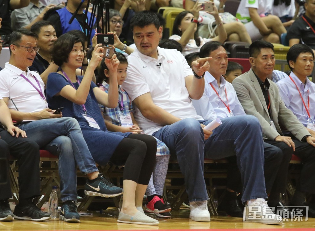 2017年，姚沁蕾隨父母來港出席姚明基金慈善賽。