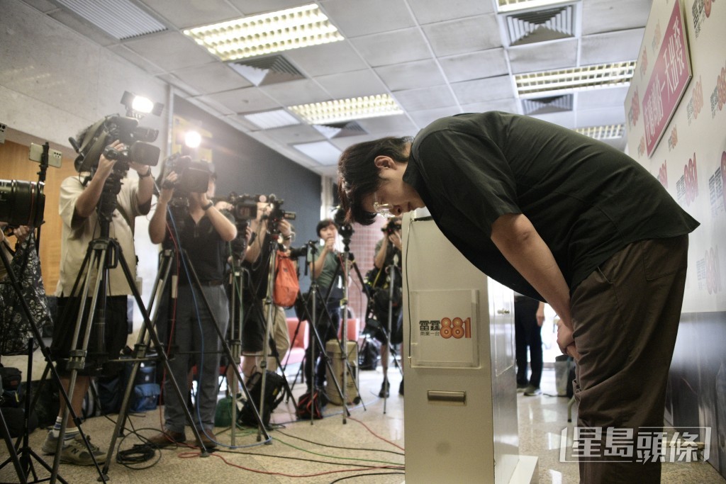 他最后再三鞠躬，称“感谢大众多年来为廖孖记留下美好回忆，从这一代起，廖孖记会成为历史”。陈浩元摄