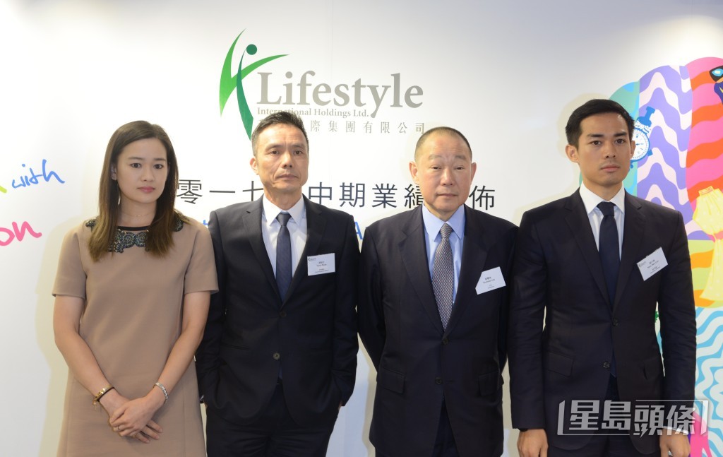 劉今蟾（左1）和劉今晨（右1）擁有高顏值。