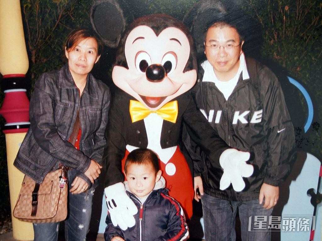 譚皓之的母親在10年前因癌症去世,使他大受打擊。 受訪者提供 譚皓之的母親在10年前因癌症去世,使他大受打擊。 受訪者提供