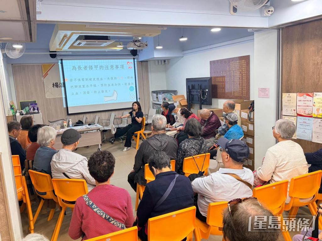 吳詠珊為家屬及前線照顧者提供長者修甲護理知識。 受訪者提供