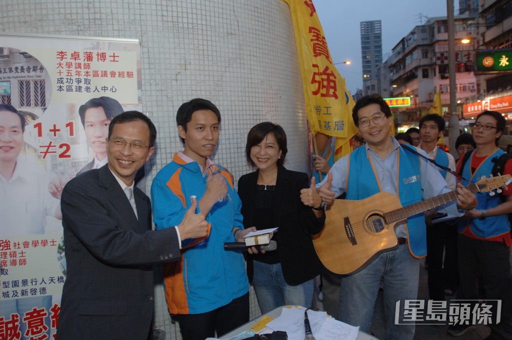 曾鈺成(左一)與蘇錦樑(右一)相識幾十年,形容對方有理想。資料圖片 曾鈺成(左一)與蘇錦樑(右一)相識幾十年,形容對方有理想。資料圖片