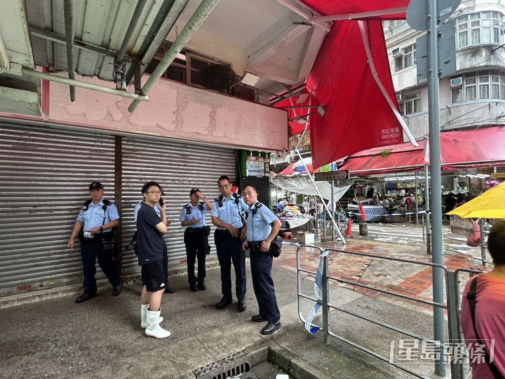 黑衫男子為業主派來跟進事件。林思明攝