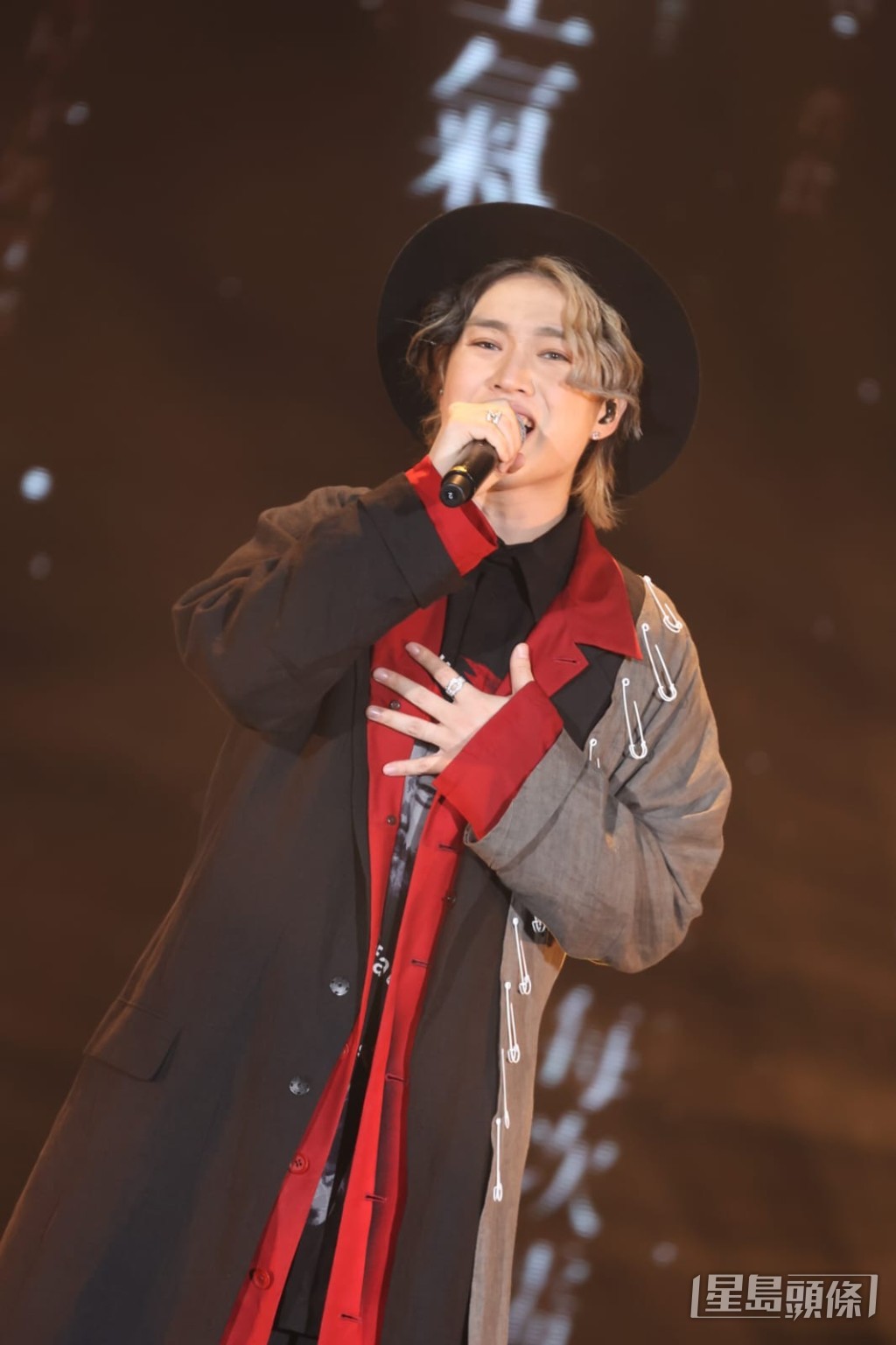 MIRROR成員Jer有份表演。