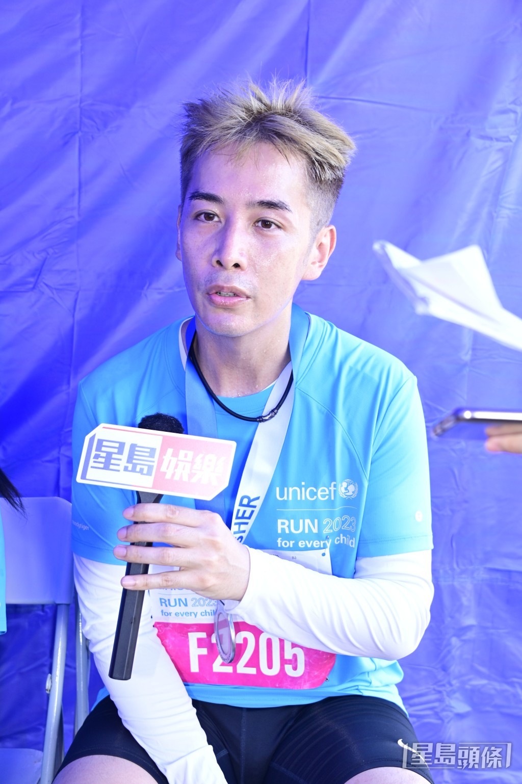 李日朗承認與拍拖5年的黃靜藍分手。 李日朗承認與拍拖5年的黃靜藍分手。