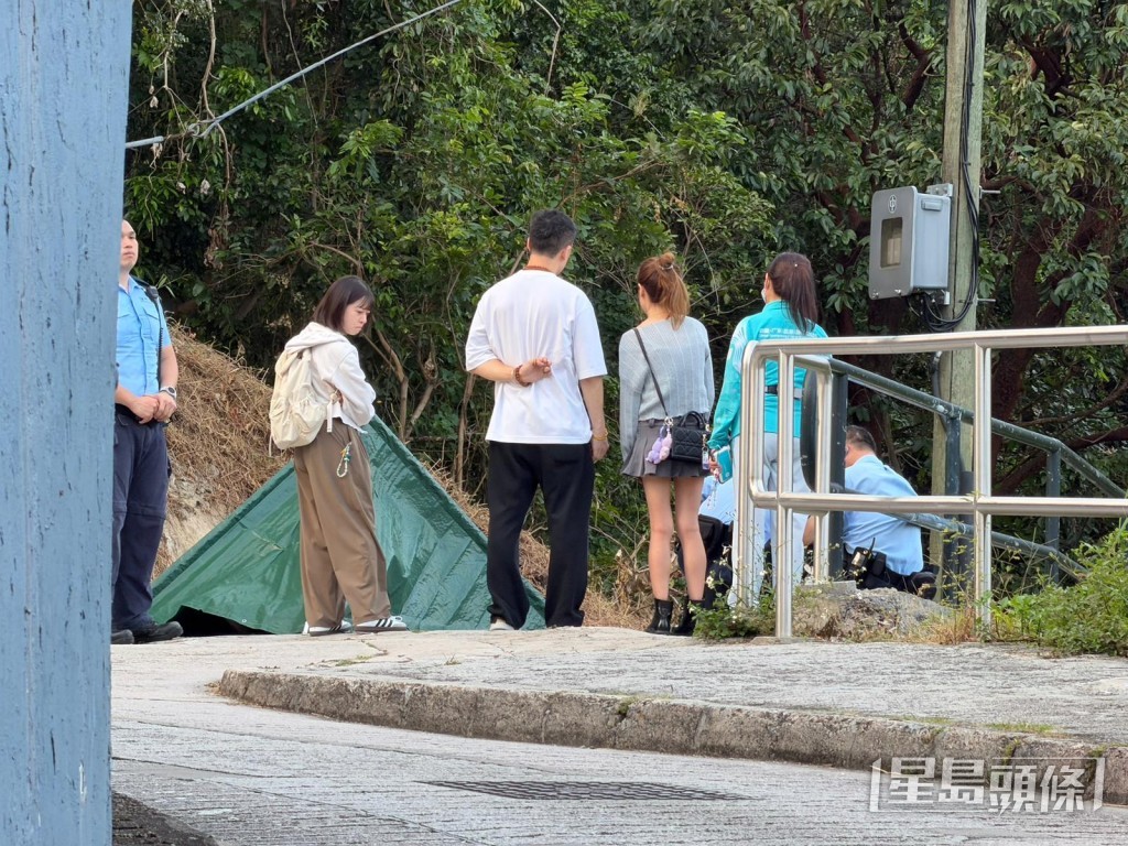 死者家屬到場認屍。曾志恒攝