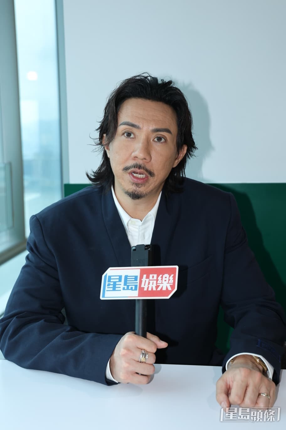 張繼聰唔阻兒子睇䶢網及拍拖。 張繼聰唔阻兒子睇䶢網及拍拖。