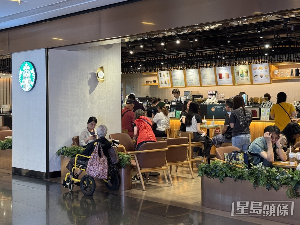 位於寵物友善商場AIRSIDE的Starbucks分店獲批。 位於寵物友善商場AIRSIDE的Starbucks分店獲批。