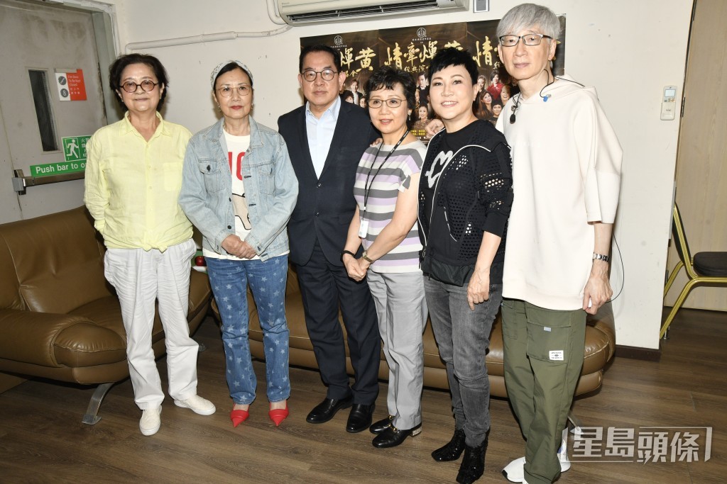 汪明荃、華娃、陳潔靈與張德蘭早前到九龍灣為下周舉行的《情牽煇黃經典演唱會》綵排。
