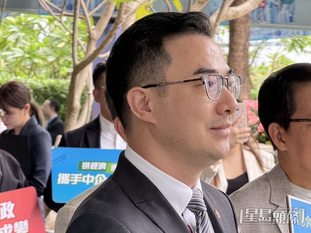 張琪騰報名參選商界(第三)功能界別。 張琪騰報名參選商界(第三)功能界別。