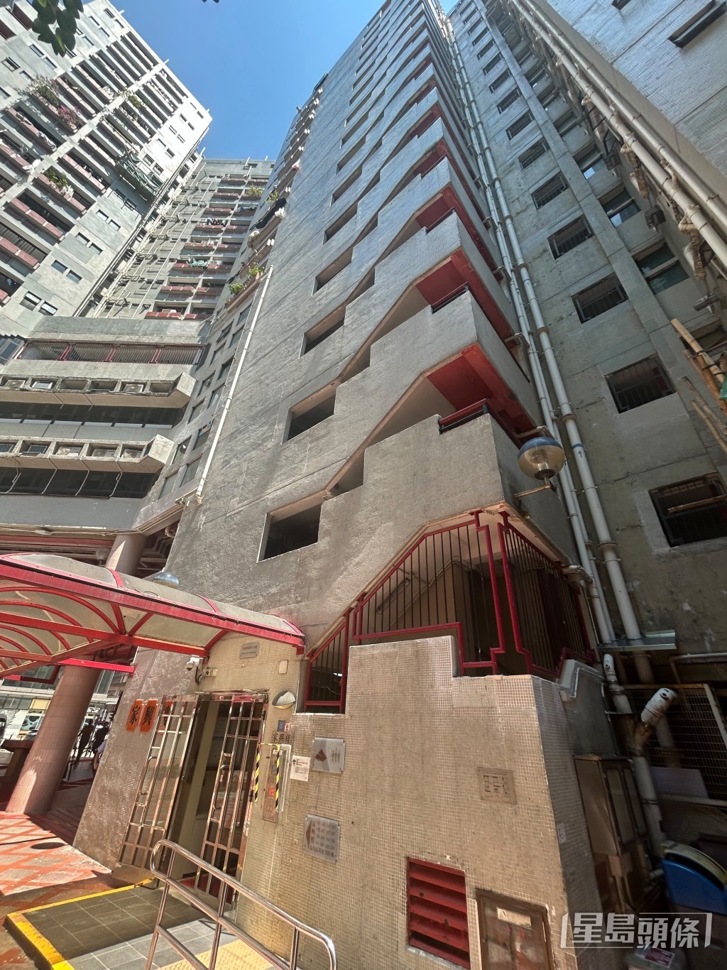 家維邨家興樓泵房漏氣致工人不適。楊偉亨攝 家維邨家興樓泵房漏氣致工人不適。楊偉亨攝