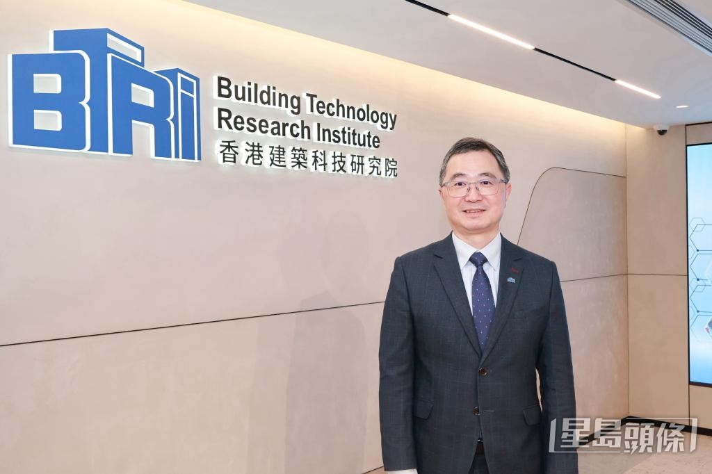 香港建築科技研究院行政總監黃國輝盼為業界應用創新物料「拆牆鬆綁」。
