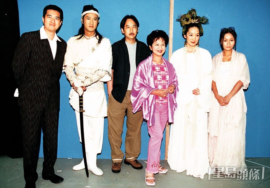 家燕姐好照顧《真情》演員。 家燕姐好照顧《真情》演員。