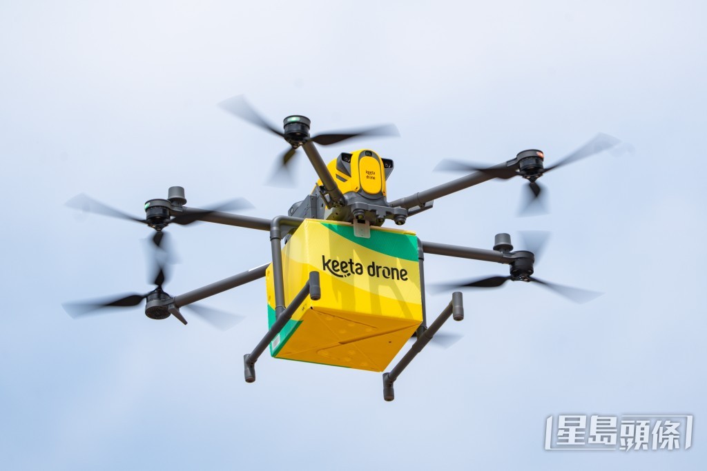 針對安全與噪音問題,Keeta Drone第四代無人機配備「六旋翼冗餘動力系統」,若單個槳葉故障,算法可在100毫秒內重新分配動力,確保飛行穩定。 針對安全與噪音問題,Keeta Drone第四代無人機配備「六旋翼冗餘動力系統」,若單個槳葉故障,算法可在100毫秒內重新分配動力,確保飛行穩定。