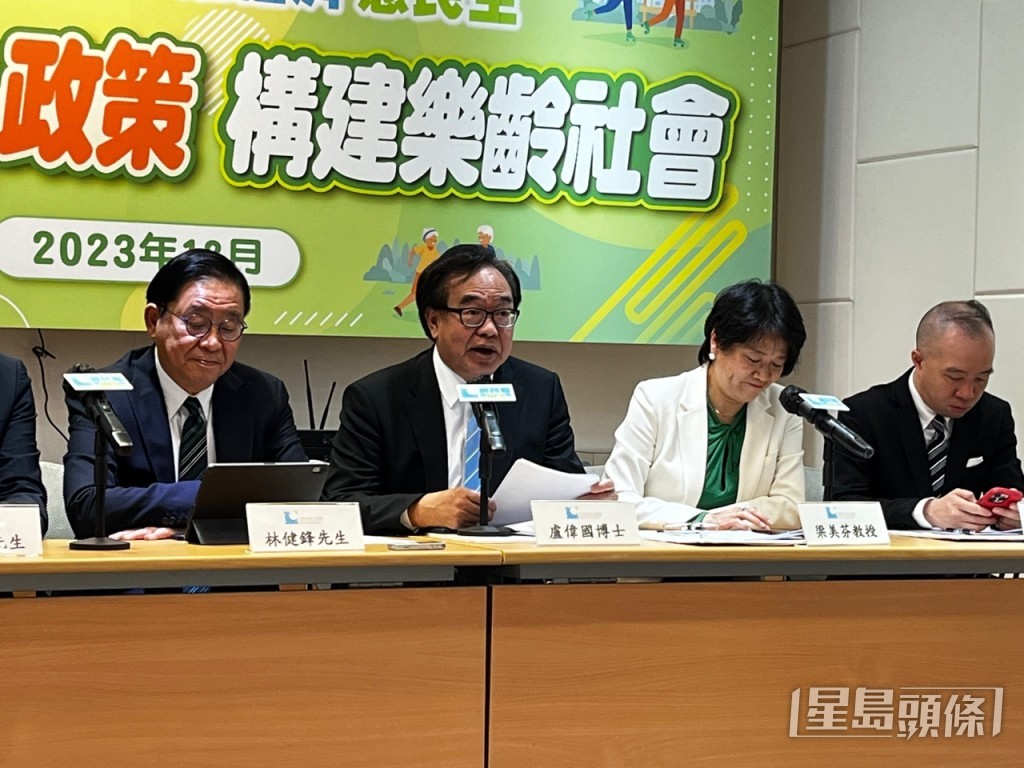 卢伟国建议北部都会区打造大规模的长者安居中心。黄子龙摄