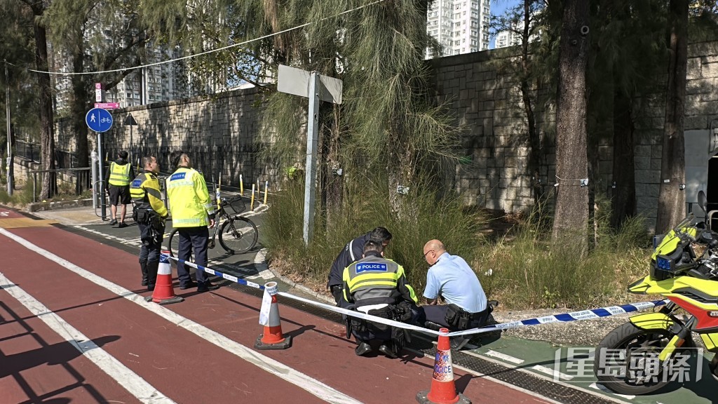 警員到場調查。劉漢權攝 警員到場調查。劉漢權攝