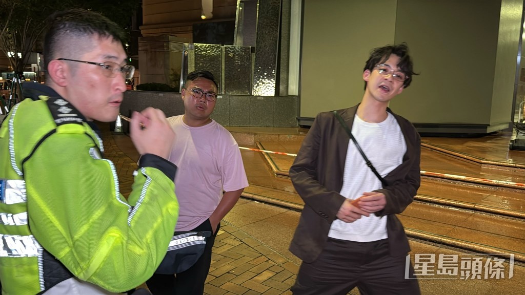余德丞（右）是私家車上男乘客，事後他自行離開。