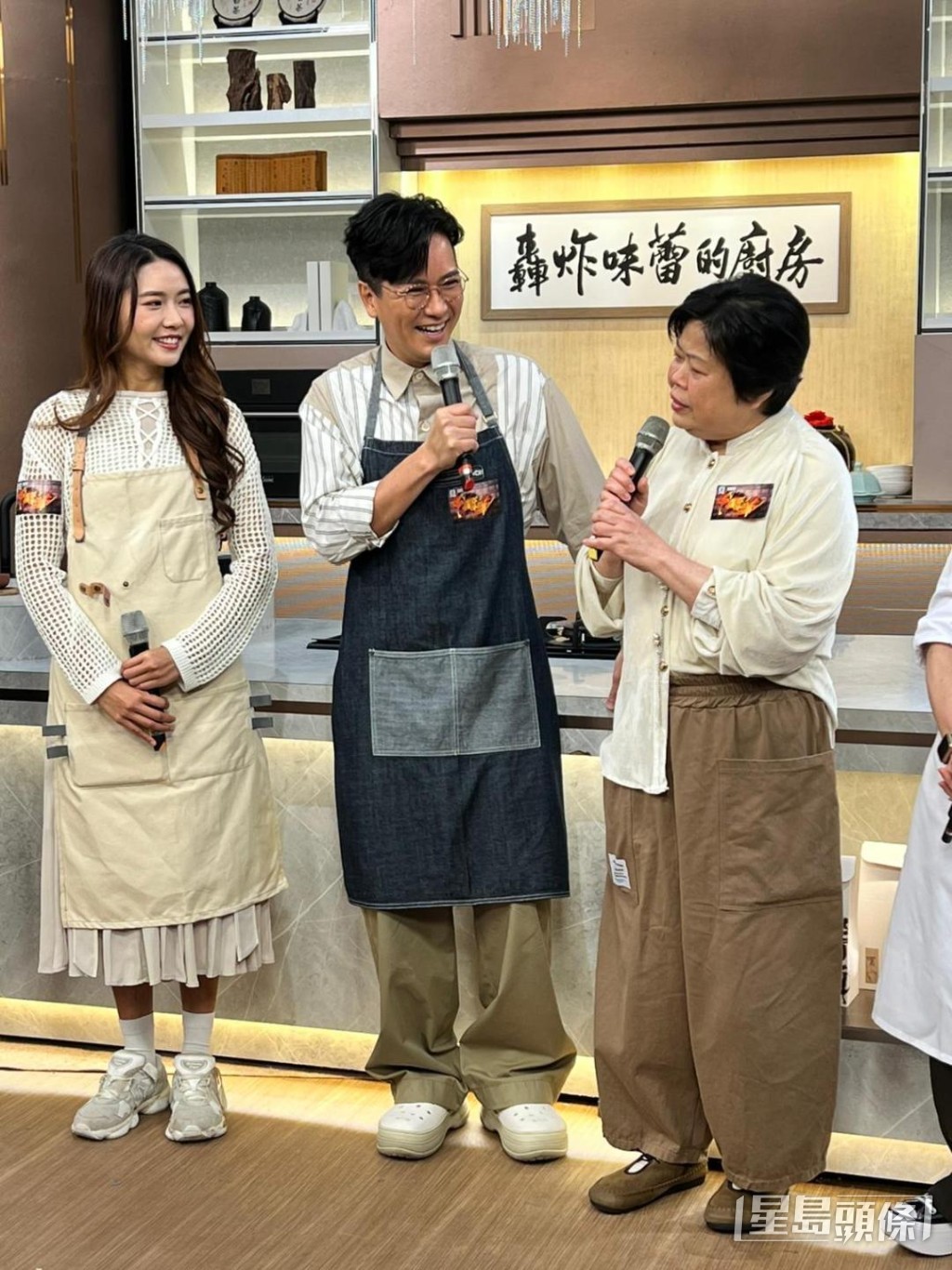 同场还有资深配音员黄凤英。