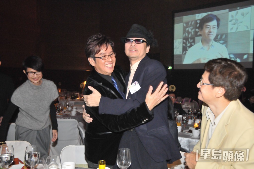 蔡楓華曾紅極一時，被冠以「白馬王子」、「紅唇王子」與及「港版玉置浩二」的稱號。