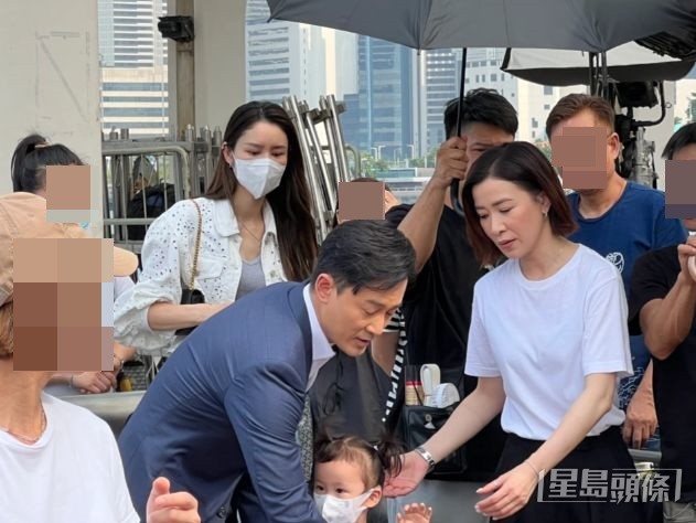 林峯與佘詩曼早前回港,繼續拍攝《家族榮耀之繼承者》。 林峯與佘詩曼早前回港,繼續拍攝《家族榮耀之繼承者》。 