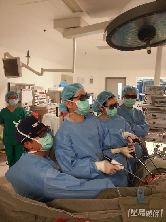 趙偉仁認為,外科醫生是大腦,而手術機械人將成為醫生的雙手和雙眼。 中大醫學院提供 趙偉仁認為,外科醫生是大腦,而手術機械人將成為醫生的雙手和雙眼。 中大醫學院提供