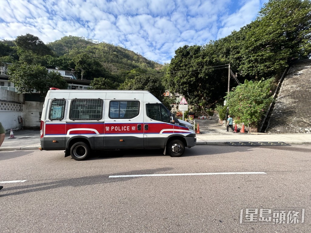 一名男子倒臥火炭桂地新村路火炭谷新村對上一條行山徑。