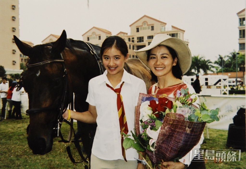吳夏萍多年來悉心栽培兩個女兒成長，更曾透露為讓愛女學習馬術，不惜由3000呎豪宅搬到400呎蝸居。