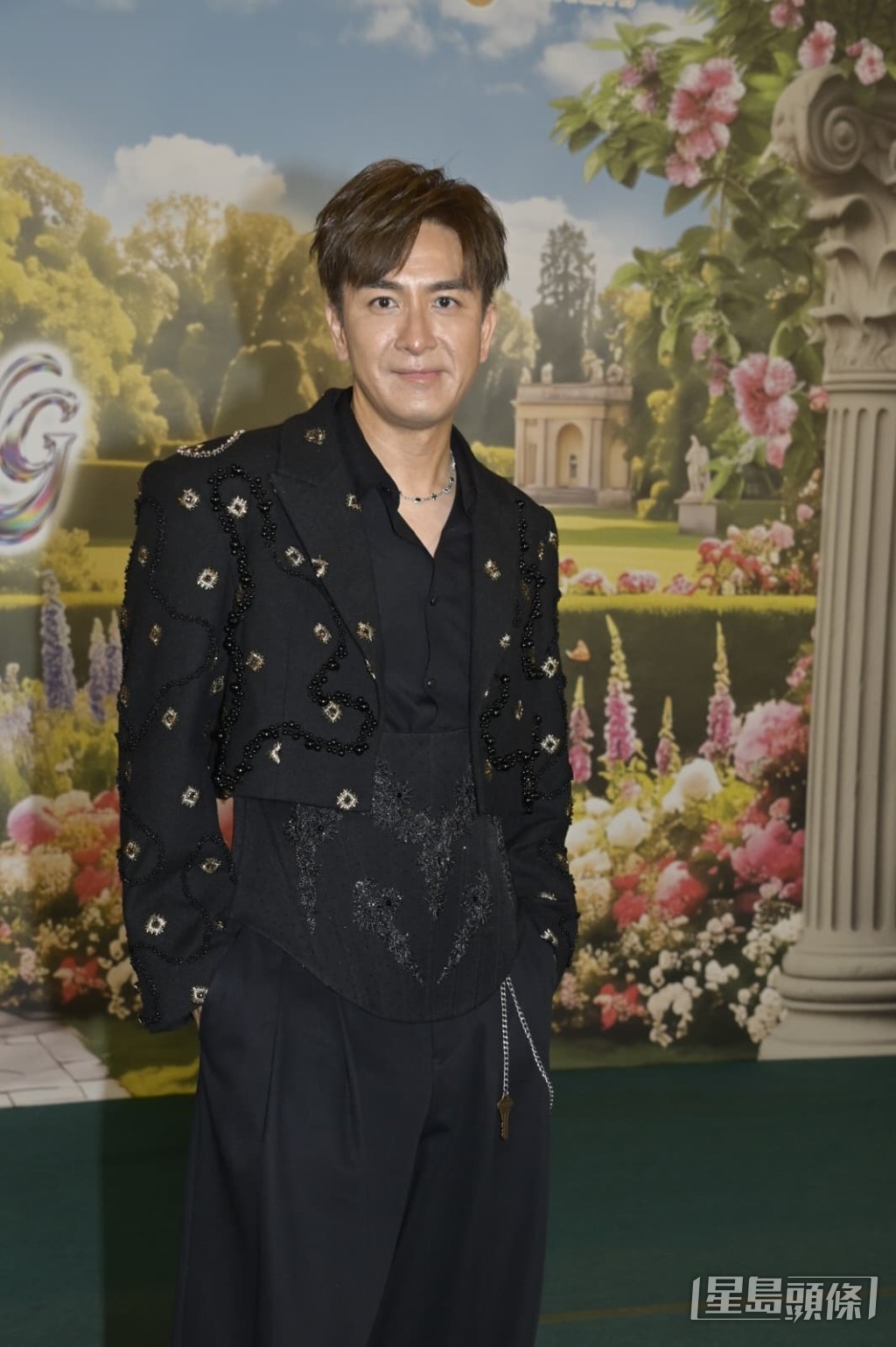 馬國明也搞笑指公司安排,不能say no,否則會推了不做司儀。 馬國明也搞笑指公司安排,不能say no,否則會推了不做司儀。