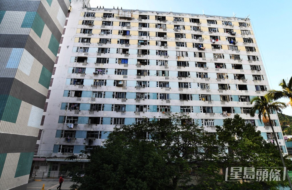 過去12個月近六成獲編配者入住翻新單位,其中八成位於市區或擴展市區。資料圖片 過去12個月近六成獲編配者入住翻新單位,其中八成位於市區或擴展市區。資料圖片