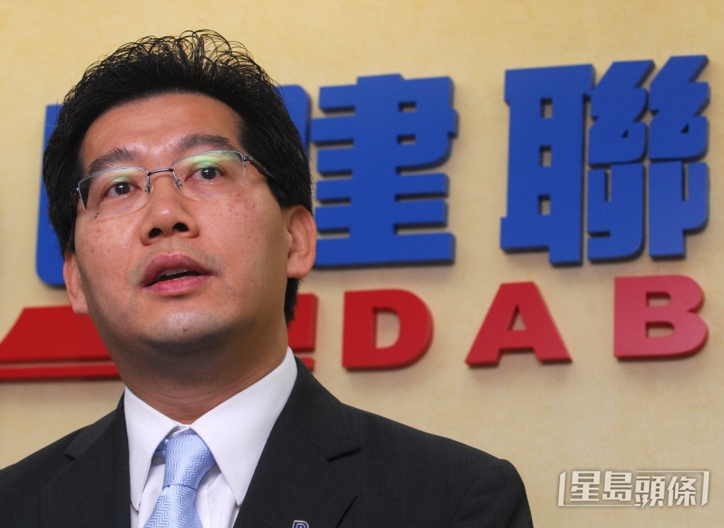 蘇錦樑長期致力於服務香港社會，在擔任民建聯副主席及會務顧問期間，為聯盟的建設和香港的繁榮穩定貢獻良多。資料圖片