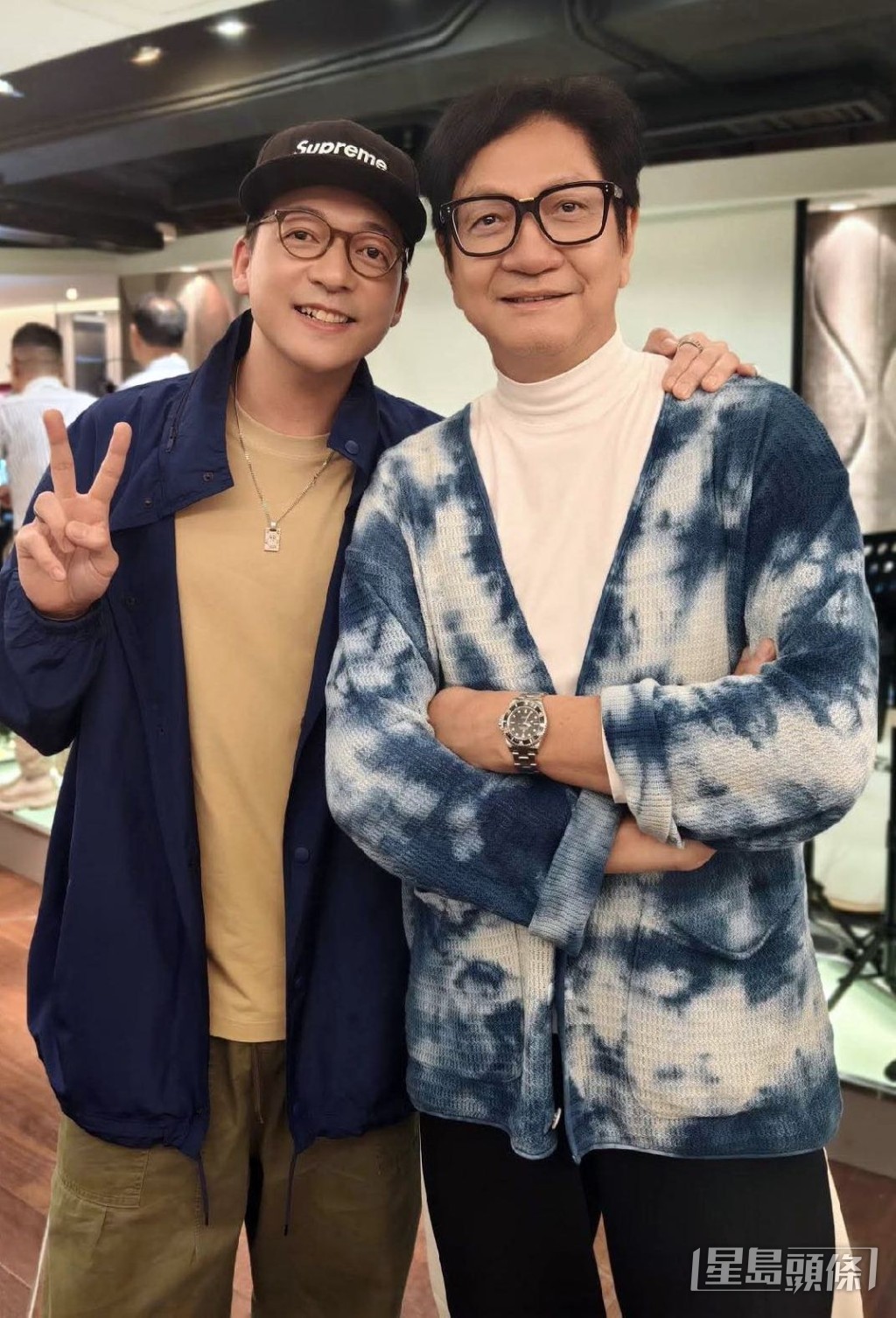 阿甘和陳友撞樣。 阿甘和陳友撞樣。