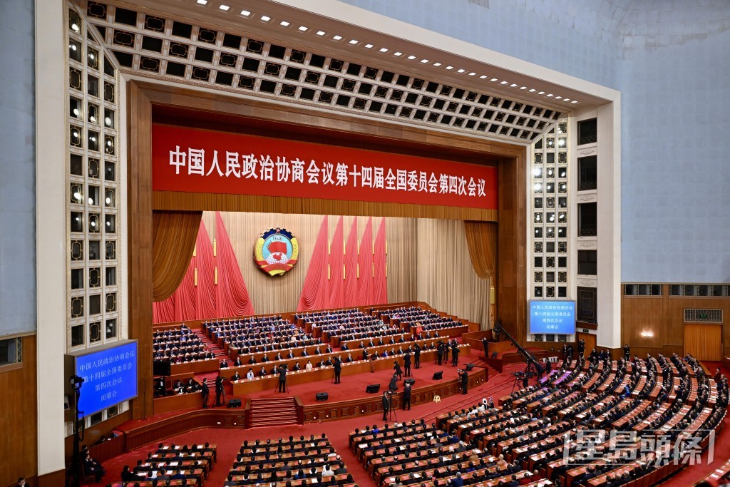 委員會負責檢視香港各界積極對接國家「十四五」規劃成果,持並推動特區政府從制度及自身規劃上主動對接國家「十五五」規劃。 委員會負責檢視香港各界積極對接國家「十四五」規劃成果,持並推動特區政府從制度及自身規劃上主動對接國家「十五五」規劃。