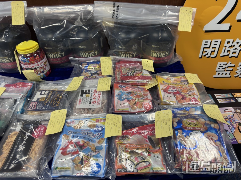 被偷物品包括零食。梁國峰攝 被偷物品包括零食。梁國峰攝