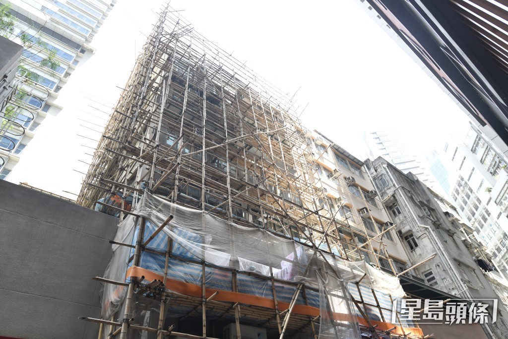 申訴專員公署早前揭發有棚架未搭建便已獲發「棚紙」證明安全。資料圖片