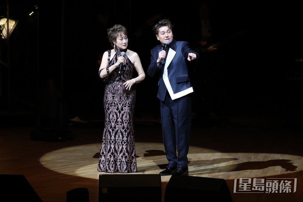 歐信希表示經常聽尤雅姐的歌曲,終有機會首次合唱。 歐信希表示經常聽尤雅姐的歌曲,終有機會首次合唱。