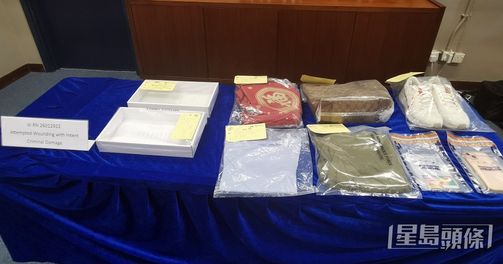 警方展示有關證物。黃文威攝 警方展示有關證物。黃文威攝