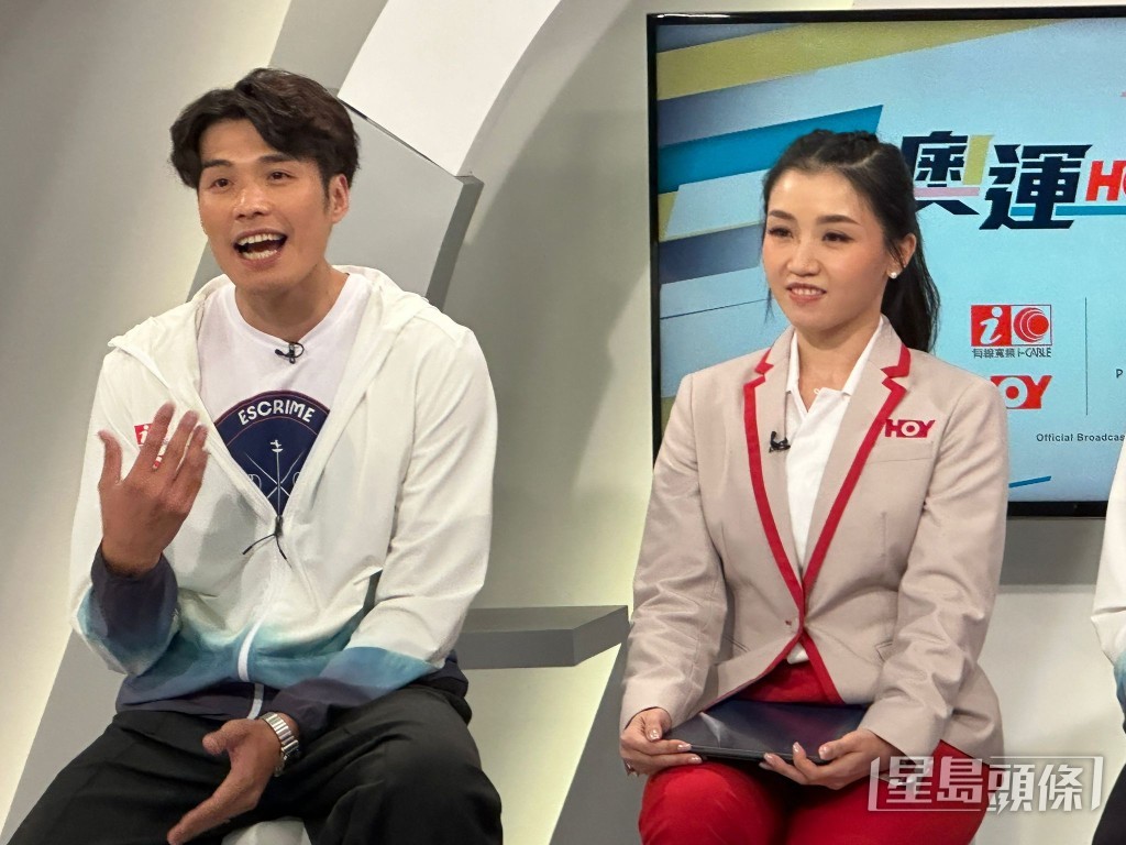 剑击运动员战友张小伦及朱嘉望跟江旻憓连线对话。