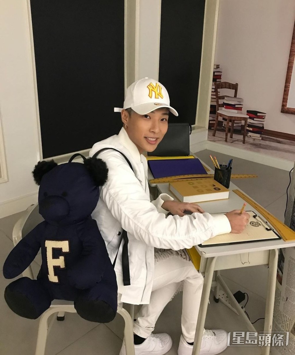 努力裝備自己。 努力裝備自己。